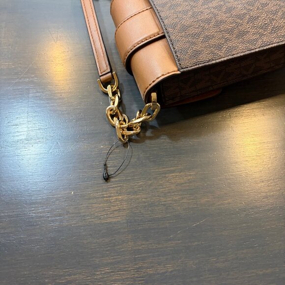 Authentic Michael Kors Jet Set Smartphone Crossbody / Phone Bag - Picture 6 of 6